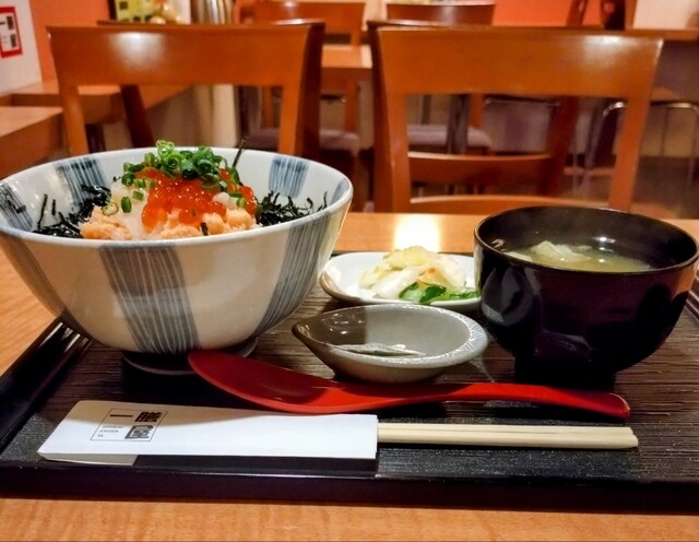 各種どんぶりとうどんのお店 : どんぶり 一膳屋の写真