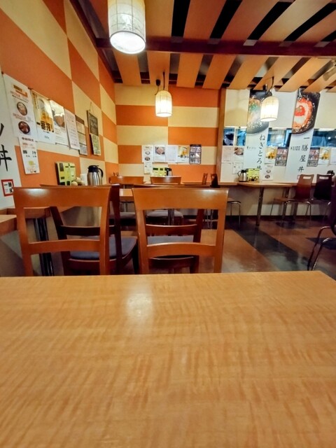 各種どんぶりとうどんのお店 : どんぶり 一膳屋の写真