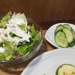 キッチン ブルー グローブ - サラダ、お新香のアップ