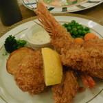 レストラン山水 - フィッシャーマンズのミックスフライ・タルタルソース添え