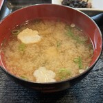 Oshokujidokoro Sengyoshou Uotetsu - 魚てつ天丼の味噌汁（魚団子入）