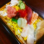 Sushiro - 10種の海鮮ひなちらし