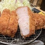 とんかつ 美濃屋 - 【今月の限定かつ】岩手県産岩中ポーク特上ロースかつ定食