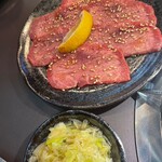 飛騨牛 炭火焼肉 中々 - 