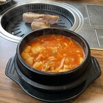 ヨプの王豚塩焼 熟成肉専門店 - チゲ