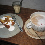サーカス - ジャスミン茶とスパイスジンジャーのケーキ＆ホットチャイ