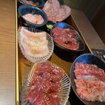 焼肉トラジ  - 