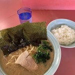 家系ラーメン 沼津家 - 