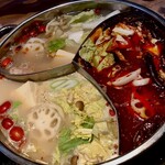 ビャンビャン麺 火鍋 成都 - 三色鍋(麻辣・白湯・ガラ生姜)