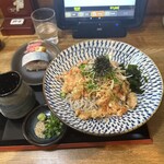 大洋うどん 鯖寿司 - 冷し小海老天そば890円 鯖寿司150円