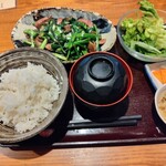 ここのつ - 究極のレバにらW炒め定食(\1880)