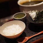 とり茶太郎 - 定番〆の鳥スープ茶漬けと海苔