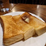 神田珈琲園 - モーニングサービスの「バタートースト」