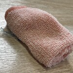 そば処 砂武縞 - ぬくぬくモコモコのおしぼりがあると店のレベルが1ランク上がる。不織布のが出てくると1ランク下がるので、出さない方がマシ^_^。