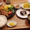Komoro Shokudou - 今日のランチ(カニクリームコロッケと生姜焼き+サービスのサラダ？！)