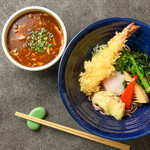 海老天、季節野菜つけカレー蕎麦（温かいつけつゆ）