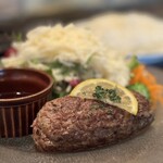 Taverna Hamburg - 常陸牛のレアハンバーグ(150g)[1,800円] + シーザーサラダ変更[150円]4