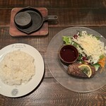 Taverna Hamburg - 常陸牛のレアハンバーグ(150g)[1,800円] + シーザーサラダ変更[150円]1