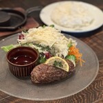 タヴェルナハンバーグ - 常陸牛のレアハンバーグ(150g)[1,800円] + シーザーサラダ変更[150円]3