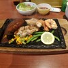 肉の大山 - ミックスグリル配膳されました！