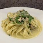 イタリアンバール オッタ - 鶏肉とほうれん草の和風オイルパスタ