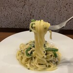 ITALIAN BAR Otta - 鶏肉とほうれん草の和風オイルパスタ