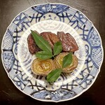 よし町 - 肉の味が濃い！！まじうめえ！！！
      ネギも美味しい！！