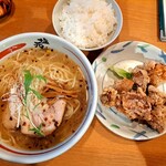 Takatsuki Shiogensui - 天然塩ラーメン＋から揚げセット