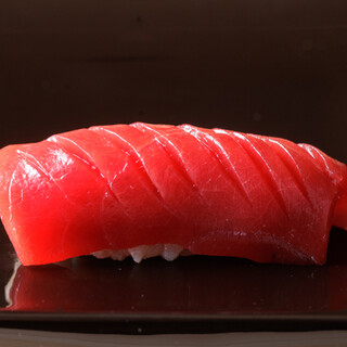 本格的な江戸前割烹鮨をご堪能ください