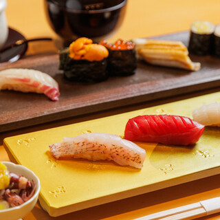 ランチタイムにお手頃価格で極上鮨を