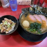 家系ラーメン とらきち家 - 