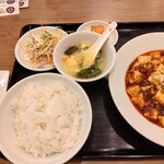 にぃしょうわぁしょう - 日替わり定食(麻婆豆腐)＋焼餃子