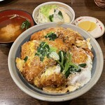 キッチン マカベ - ミックスフライ丼（1650円）