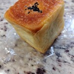 Buranjeri Juuyonku - クリームチーズあんぱん