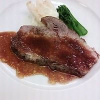The Arts Fusion - 岩中豚ロース肉のロースト　ソースリヨネーズ
