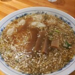 ウミガメ食堂 - タケノコワンタン麺　麺は極細