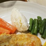 キッチン ブルー グローブ - 備え付け野菜のアップ