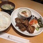 社 - から揚げ定食　650円