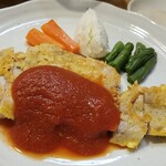 キッチン ブルー グローブ - 反対側から、コチジャンとクミンのトマトソースはタップリ！