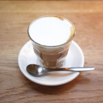 SCHOOL BUS COFFEE STOP - ドリンク写真:LATTE