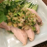 steamed chicken onion sauce