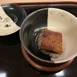 山玄茶 - 器ごと熱々の飯蒸し。ひと口サイズの鰻の山椒醤油がほっこり柔らかく美味。(◍︎´꒳`◍︎)