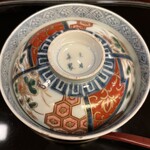 山玄茶 - 美しい古伊万里の蓋付きお茶碗シリーズは私のお気に入り。