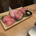 焼肉一心たん助 旦 - 