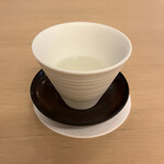 山玄茶 - 春の雨のこの日は優しい昆布茶からスタート。