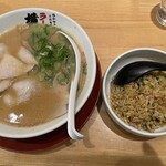 Ramen Yokoduna - ラーメン(並)、ミニチャーハンセット