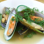 Steamed mussels