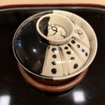 山玄茶 - ああ〜、こちらも可愛らしい器です。モノトーンがモダンで素敵。