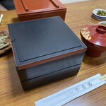 うなぎの千年家 - うな重(吸物付)¥3,135