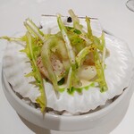 シェ ケンタロウ - 帆立と白魚ホワイトアスパラの前菜